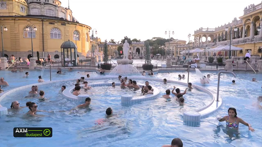 ba&ntilde;os Sz&eacute;chenyi 