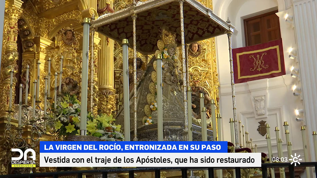 La Virgen del Rocío, entronizada en sus nuevas andas tras la rotura del