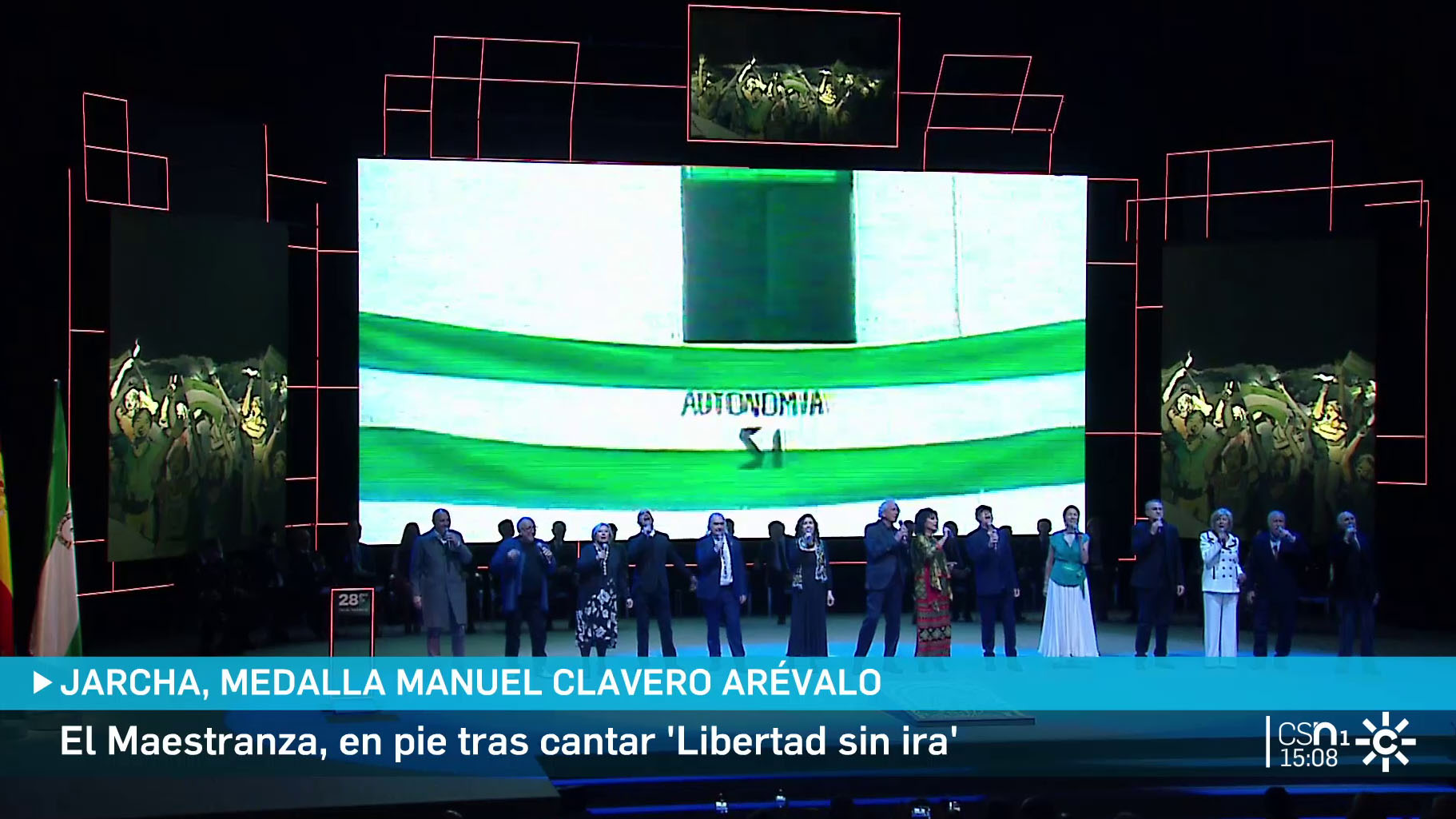Pablo López emociona al Maestranza compartiendo con los invitados parte del  himno