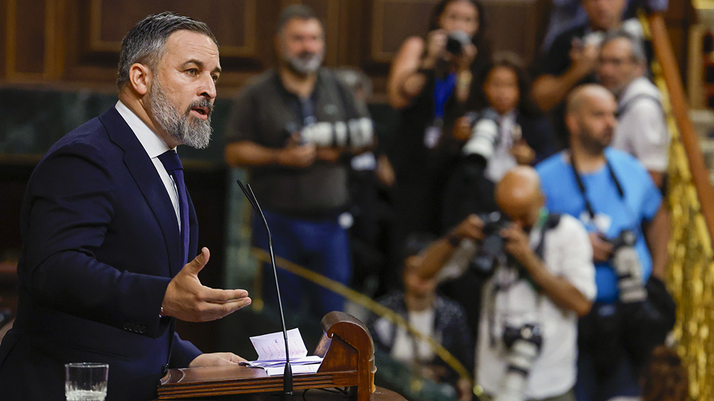 Abascal le exige a Sánchez "su dimisión, su puesta a disposición judicial y  que confiese"